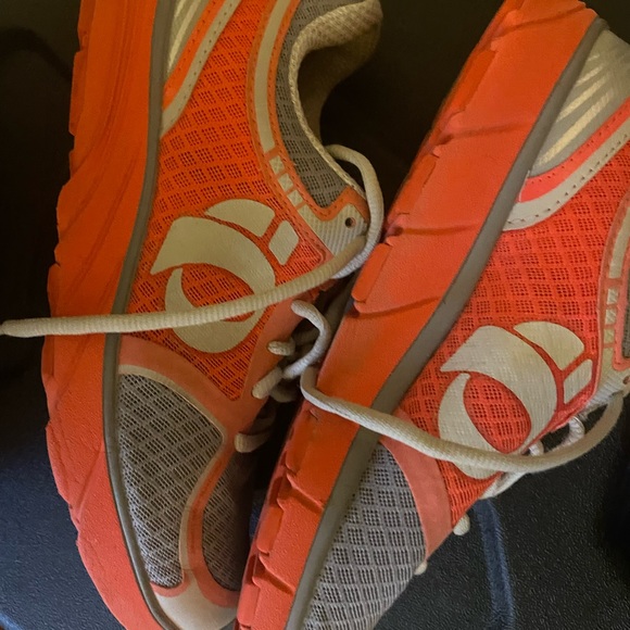 Women’s 6.5 LIKE NEW IQ Pearl Izumi running shoes - Picture 6 of 8